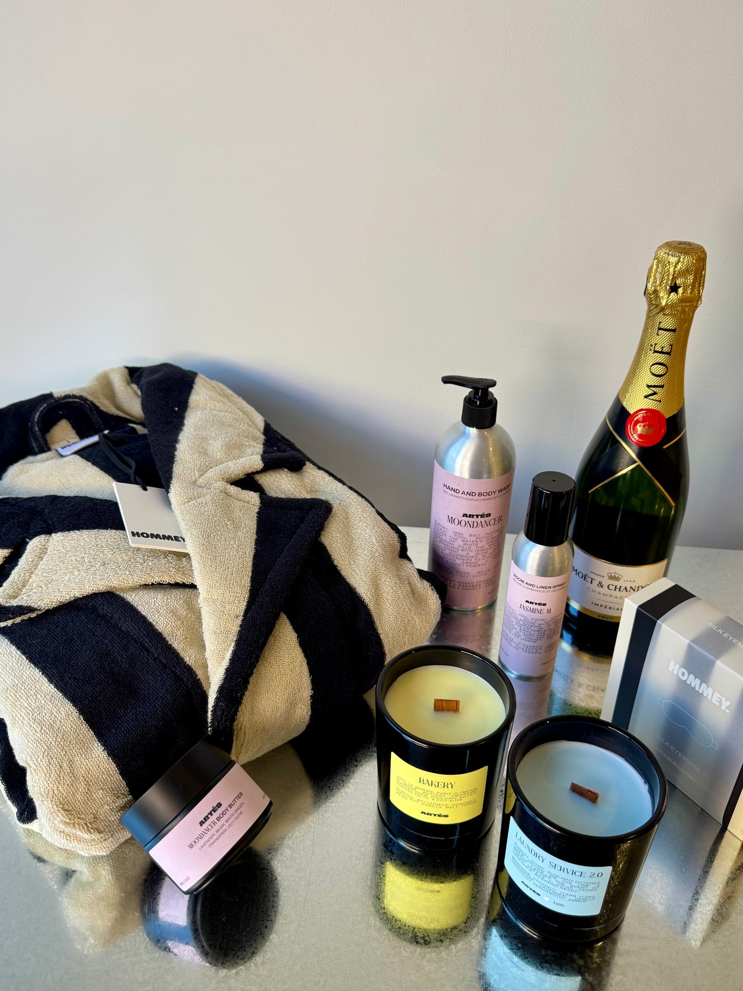 NESES Ultimate Hamper