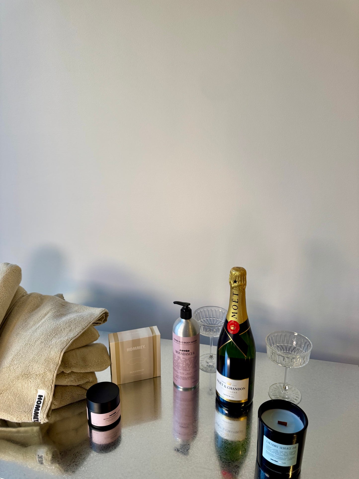 NESES Elevated Hamper